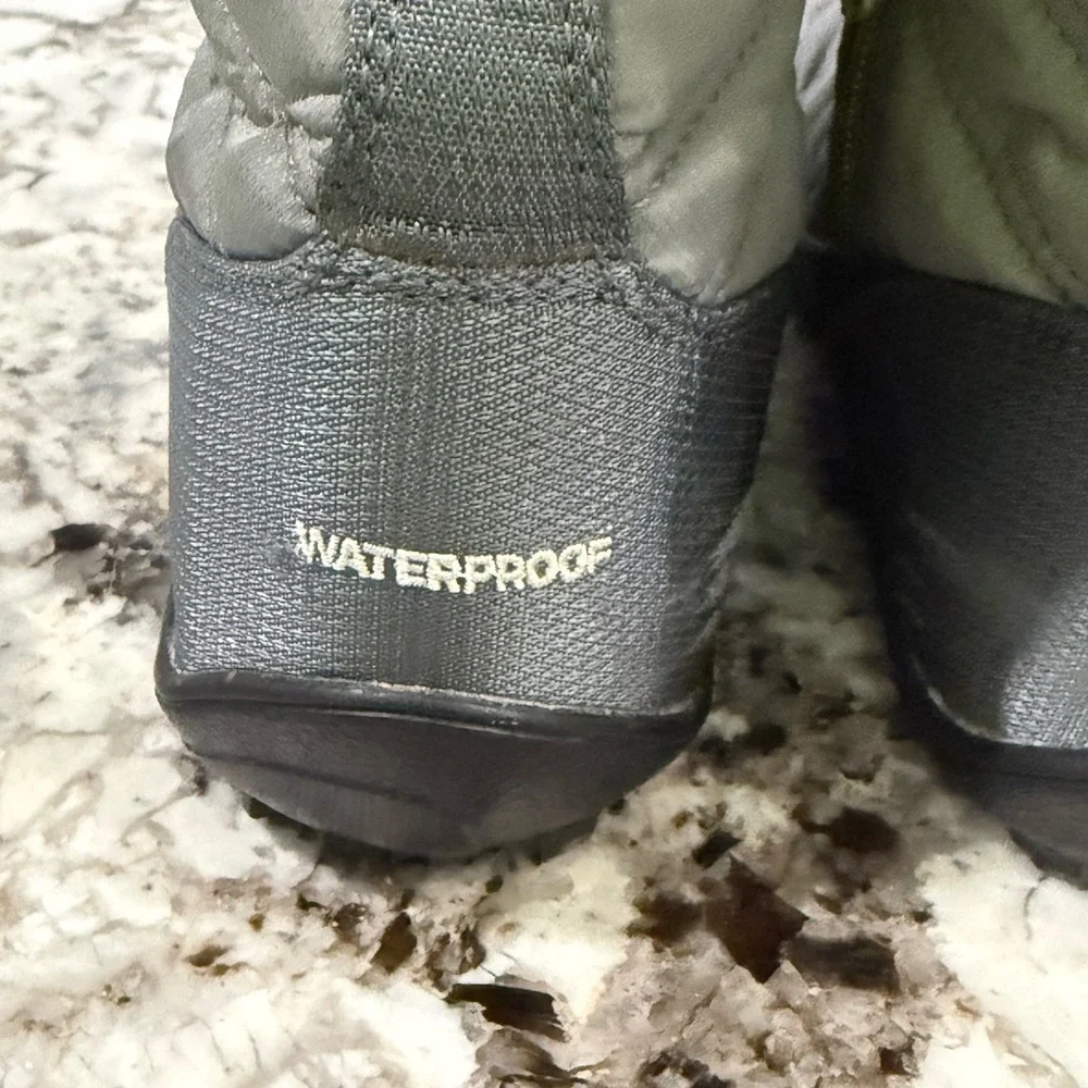 Columbia Thermolite Boots woman’s size 7